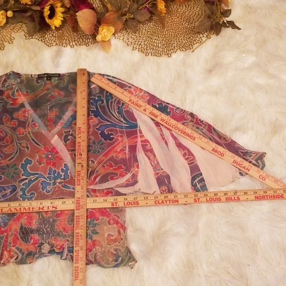 Simply Irresistable Floral Pattern Crop Top - Picture 5 of 5